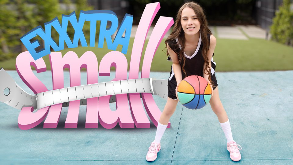 ExxxtraSmall – Petite Dunk – Sia Wood 