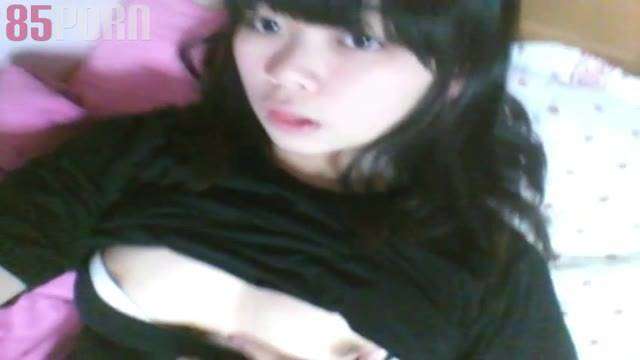 Video of high school beauty leaked to boyfriend 