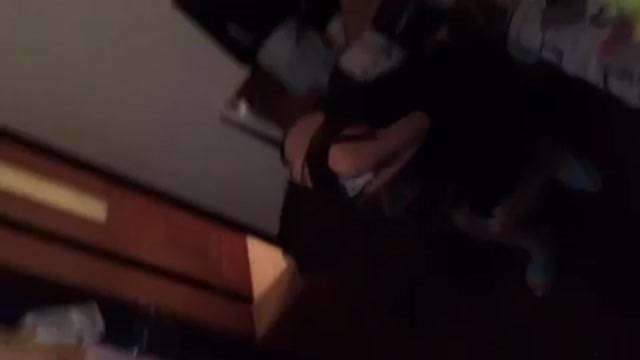 My ex-girlfriend always played like this in the dormitory... 