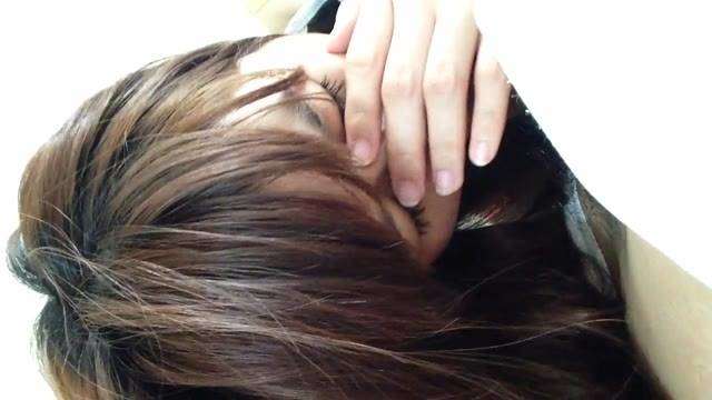 Shy girlfriend gives me a blowjob 