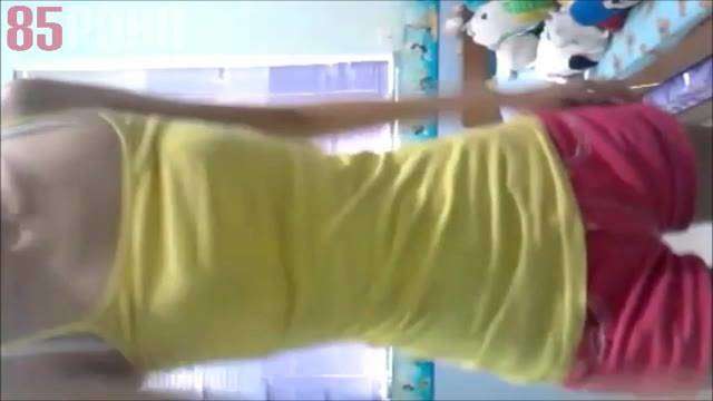 Female netizen stripped naked and showed it to me 