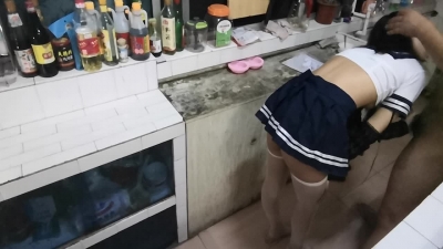 ⁣Have a kitchen fight with a senior high school girl to cheer her on as she prepares to take the college entrance examination 