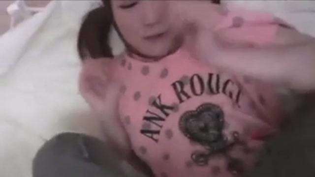 Cute Japanese girl blowjob 