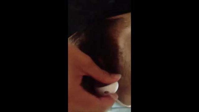 Insert a massage stick into the vagina 