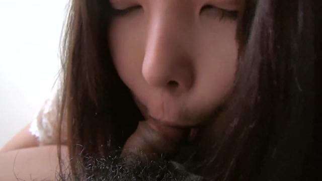 Super beautiful Japanese girl blowjob 