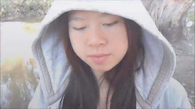 Singaporean girl gives blowjob to foreigner boyfriend 