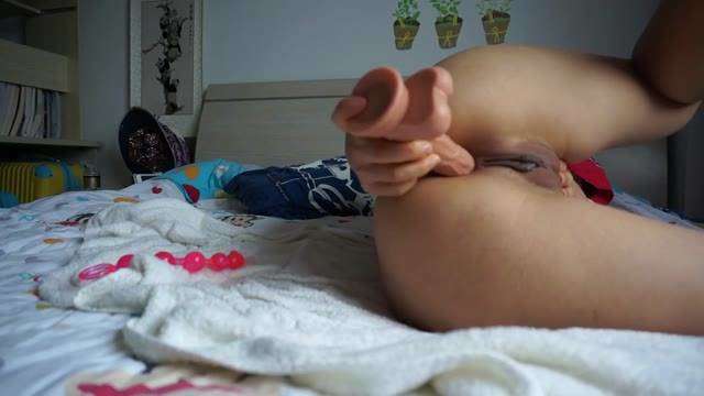 Girlfriend takes selfie with vibrator 