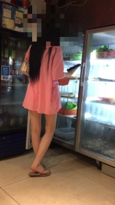 ⁣The young woman who showed her face lied to her husband about going shopping after we had a barbecue with me. 