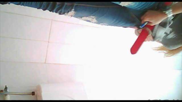 Candid filming of Alian in the toilet in Singapore 