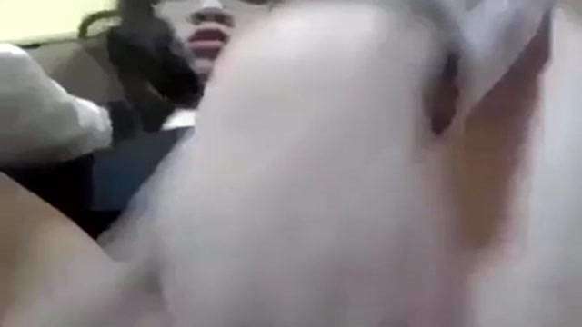 School girl masturbates 