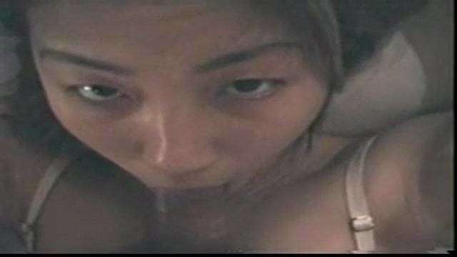 Pretty girl gives blowjob 