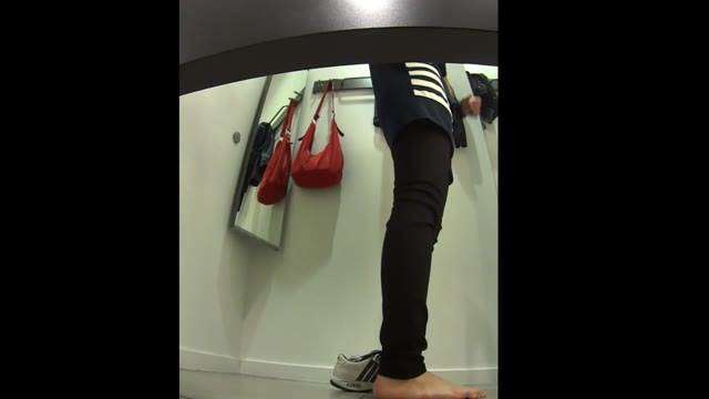 Secretly filming girls changing clothes 